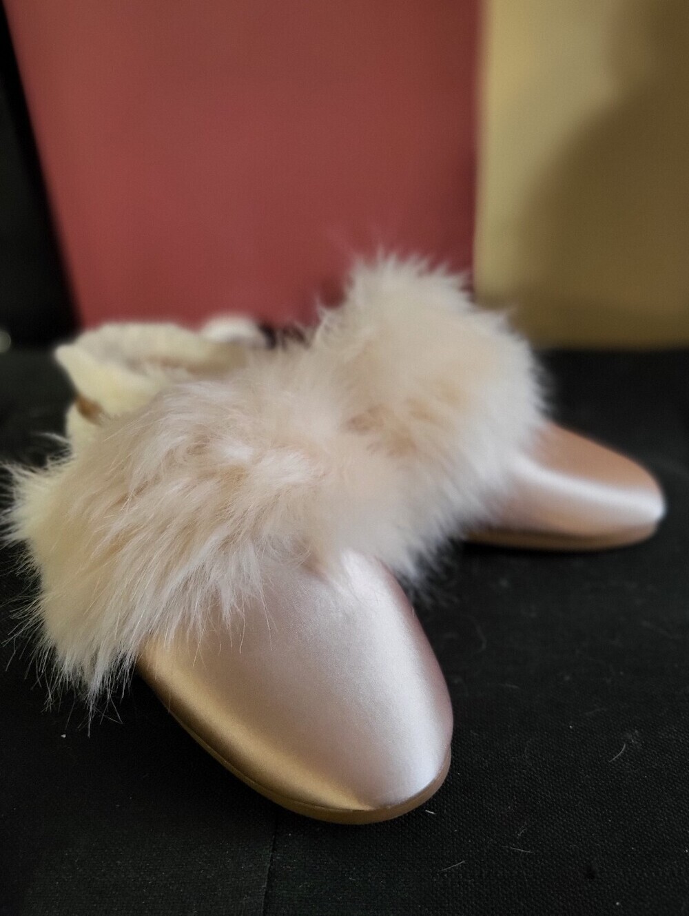 NEW EXPRESS BEIGE SATIN VEGAN FUR SLIDES SZ M